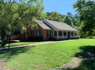 3940 Camellia Dr, West Point, VA 23181