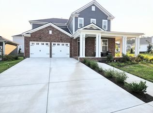 842 Nightingale Ave, Hendersonville, TN 37075