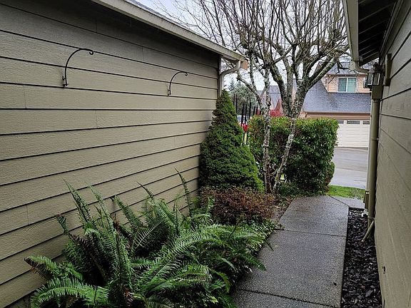 3rd image of 9665 Long Point Ln NE