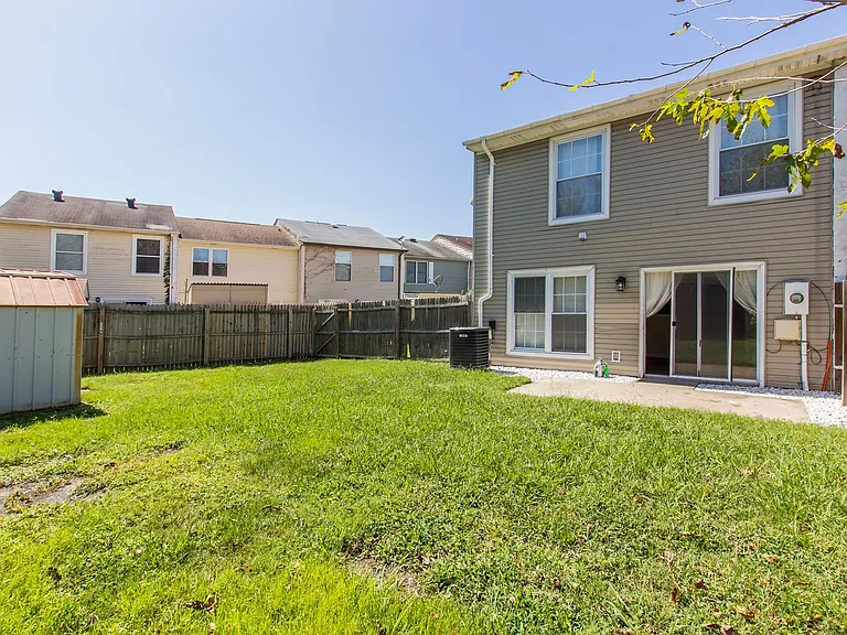 640 Counselor Sq — Photo 42