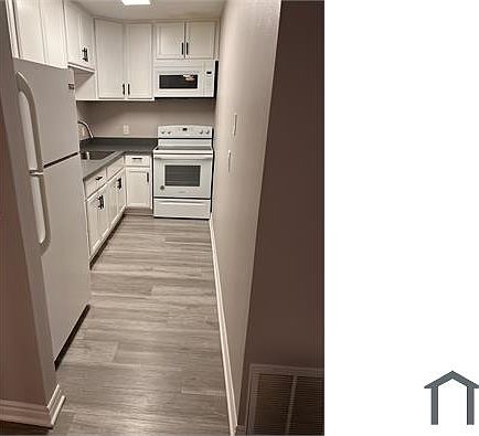 4th image of 470 N Villa Ct