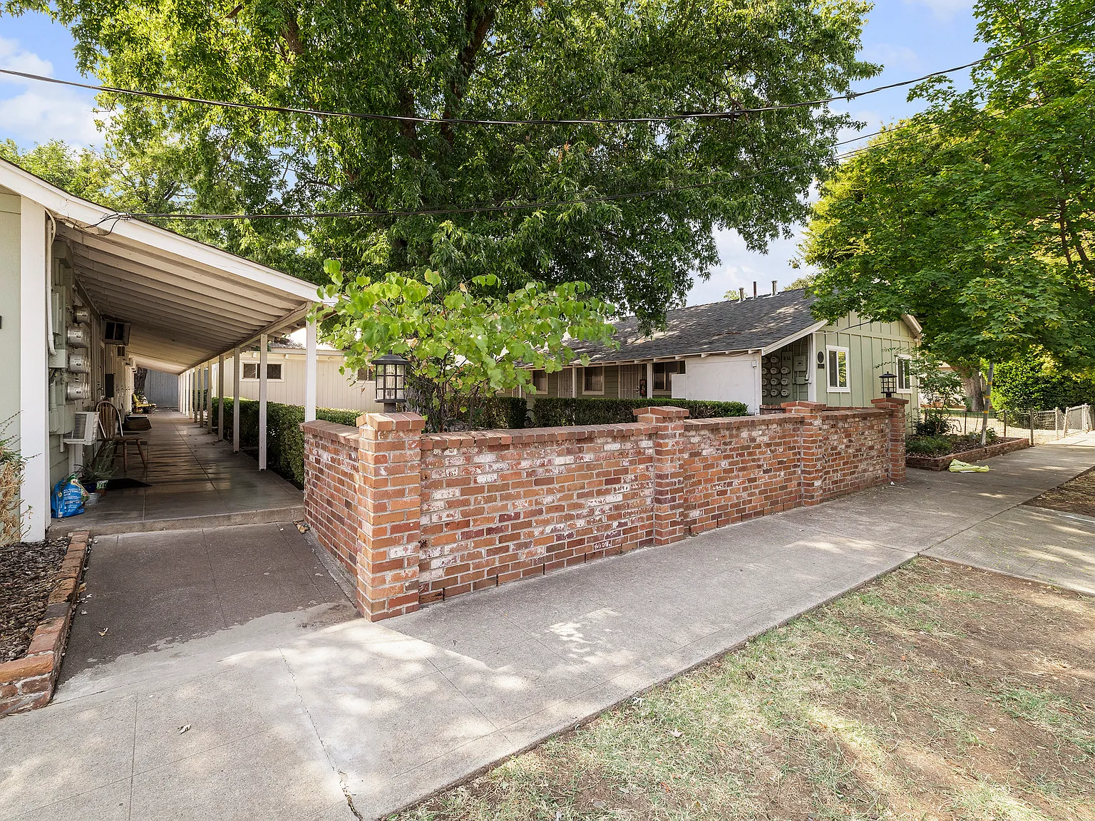 946 Cherry St — Photo 3