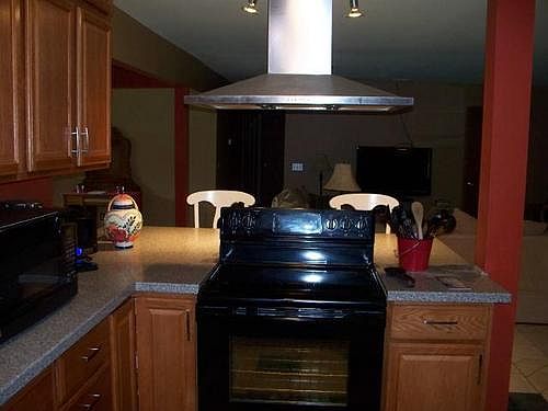 3rd image of 325 Meadowlark Cir