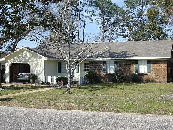 4th image of 213 Dolphin St