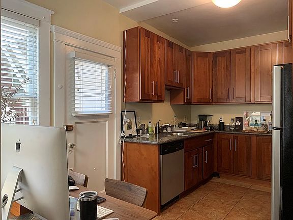 3rd image of 550 Lake St APT 105