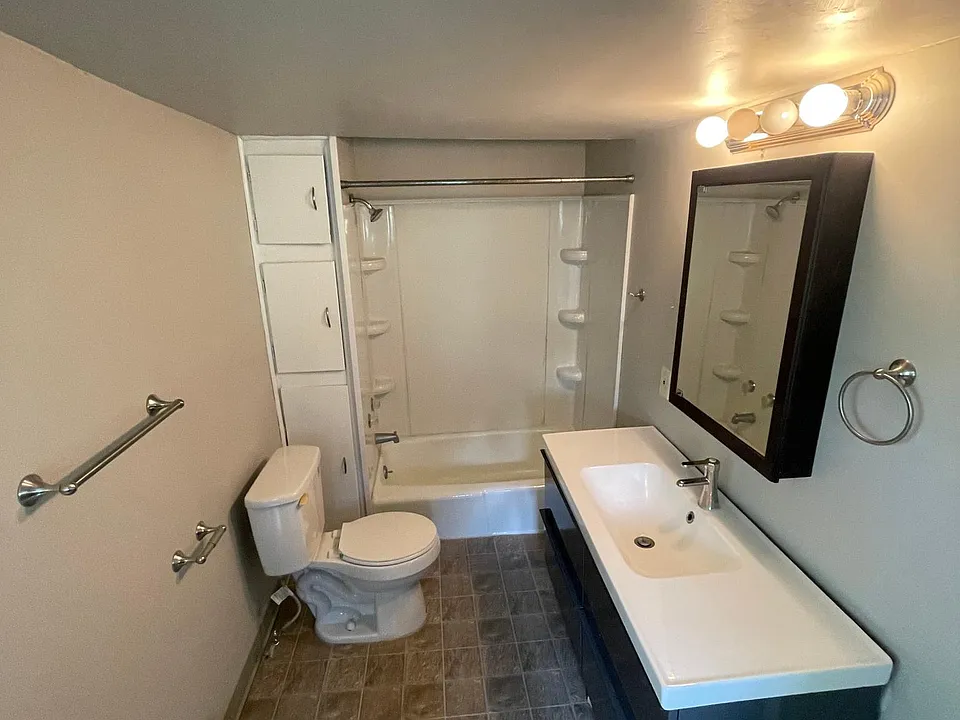 167-169 Hillside Ave #169
