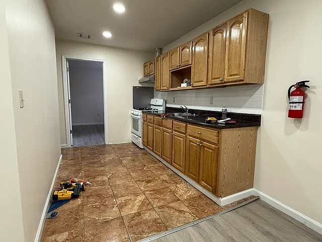 2 bed, 750 sqft, $1,850 — Photo 2