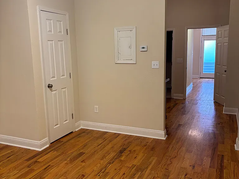 3931 Annunciation St — Photo 6