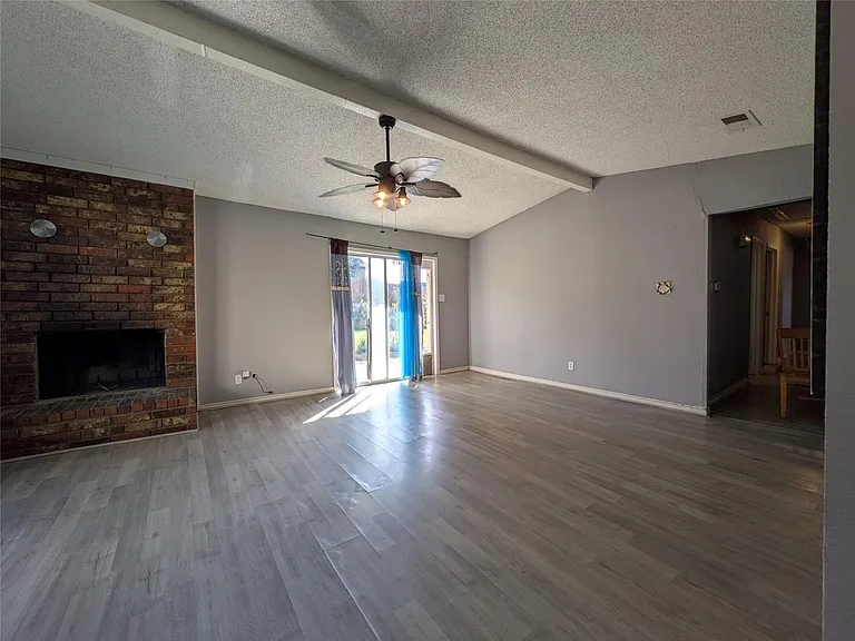 1800 Fernwood Cir — Photo 8