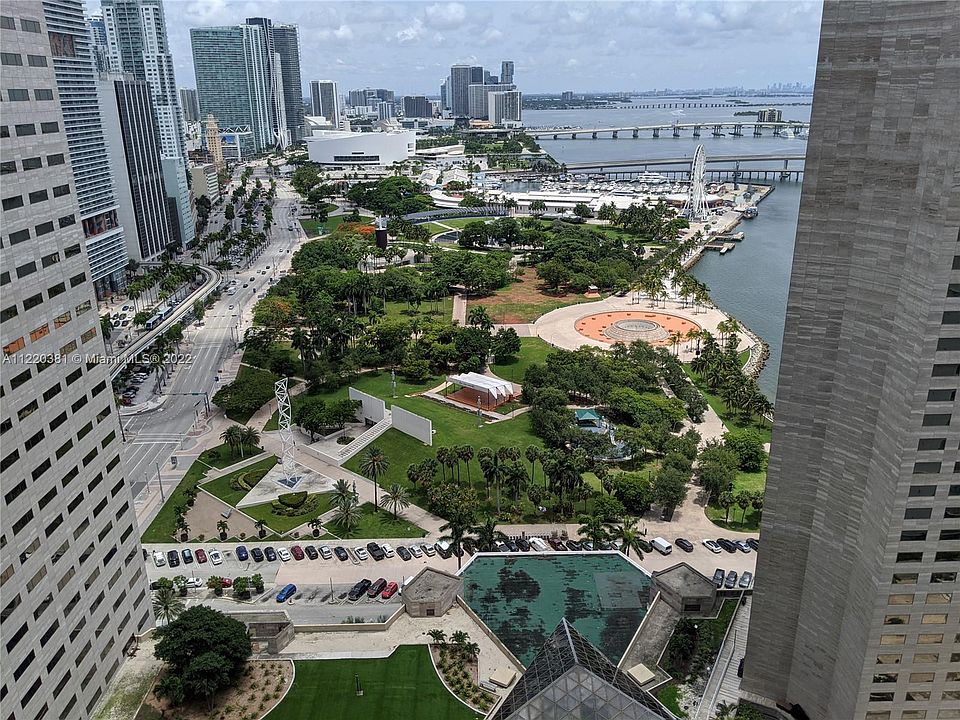 1st image of 325 Biscayne Blvd #3424