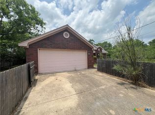302 S 14th St, Gatesville, TX 76528