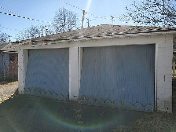 4th image of 226 N 9th St