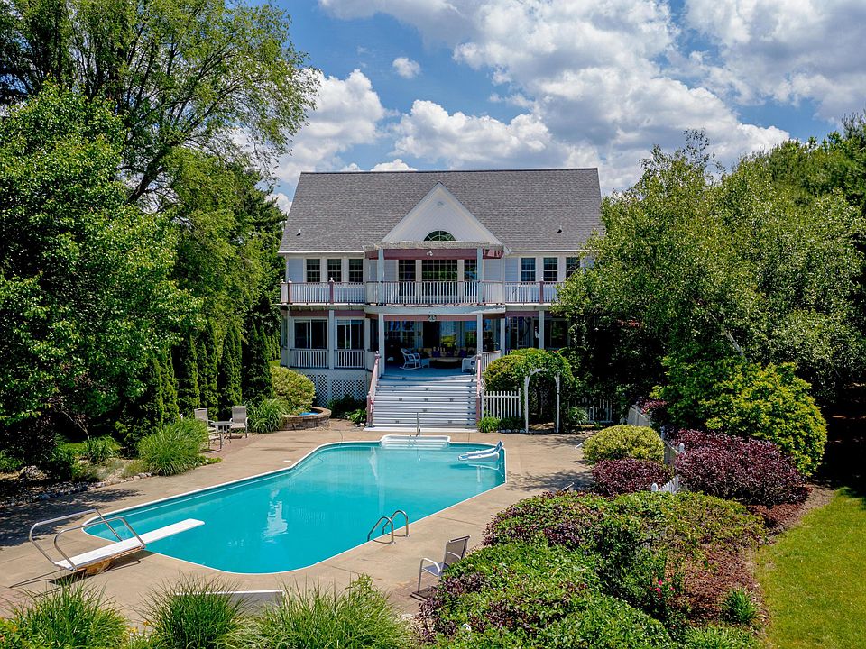 1st image of 2699 Lake Bluff Ter