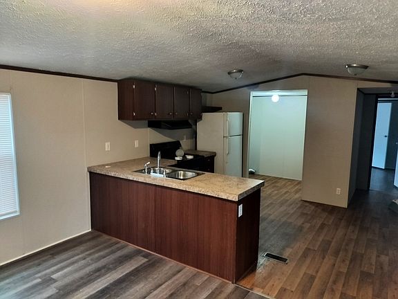 3rd image of 183 Pauline Dr Lot 8