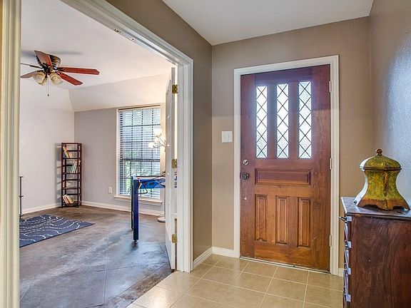 4th image of 589 Julia Ct