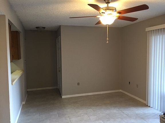 3rd image of 202 Riverbend 102 Dr