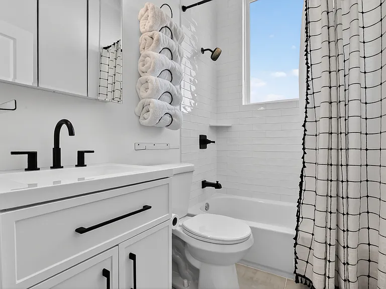 3324 S Saratoga St #201 — Photo 4