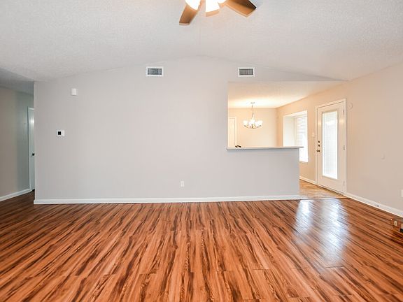 4th image of 1322 Heather Run Dr