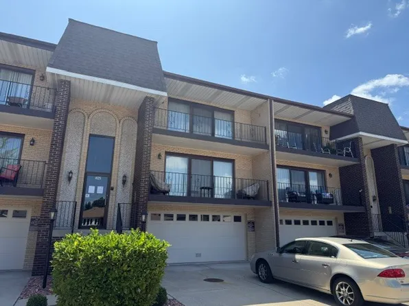 4125 W 93rd Pl #B-oak, Oak Lawn, IL 60453
