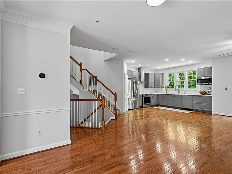 441 Penwood Dr — Photo 15