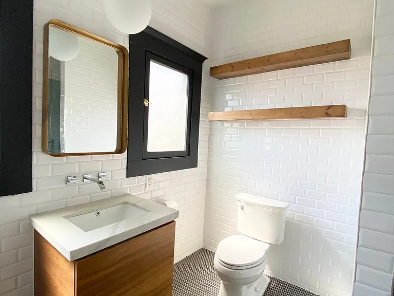 1548 W 48th St — Photo 36