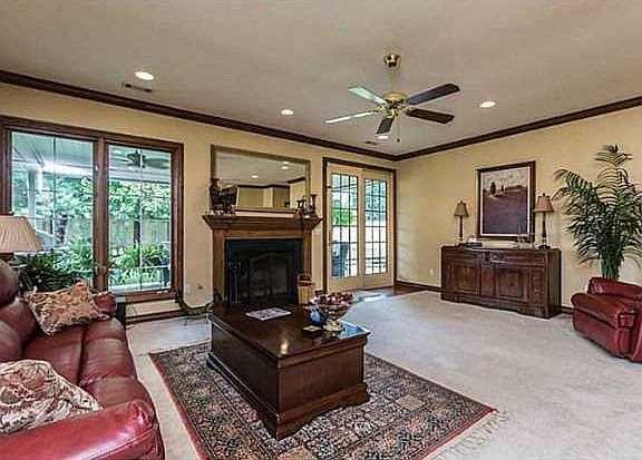 3rd image of 1202 Mimosa Cir
