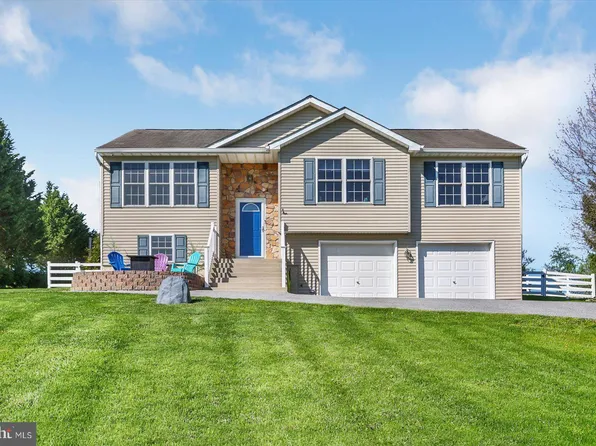 160 High St, Felton, PA 17322