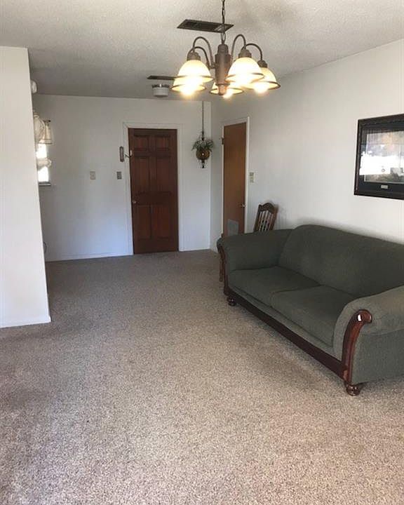 2nd image of 1006 Brenda Cir
