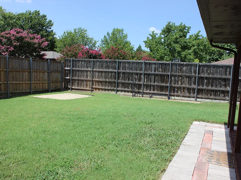 812 Shannon Dr — Photo 19