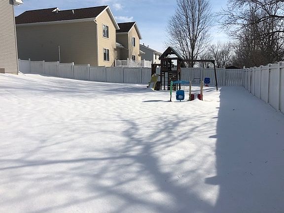 3rd image of 785 Hodge St