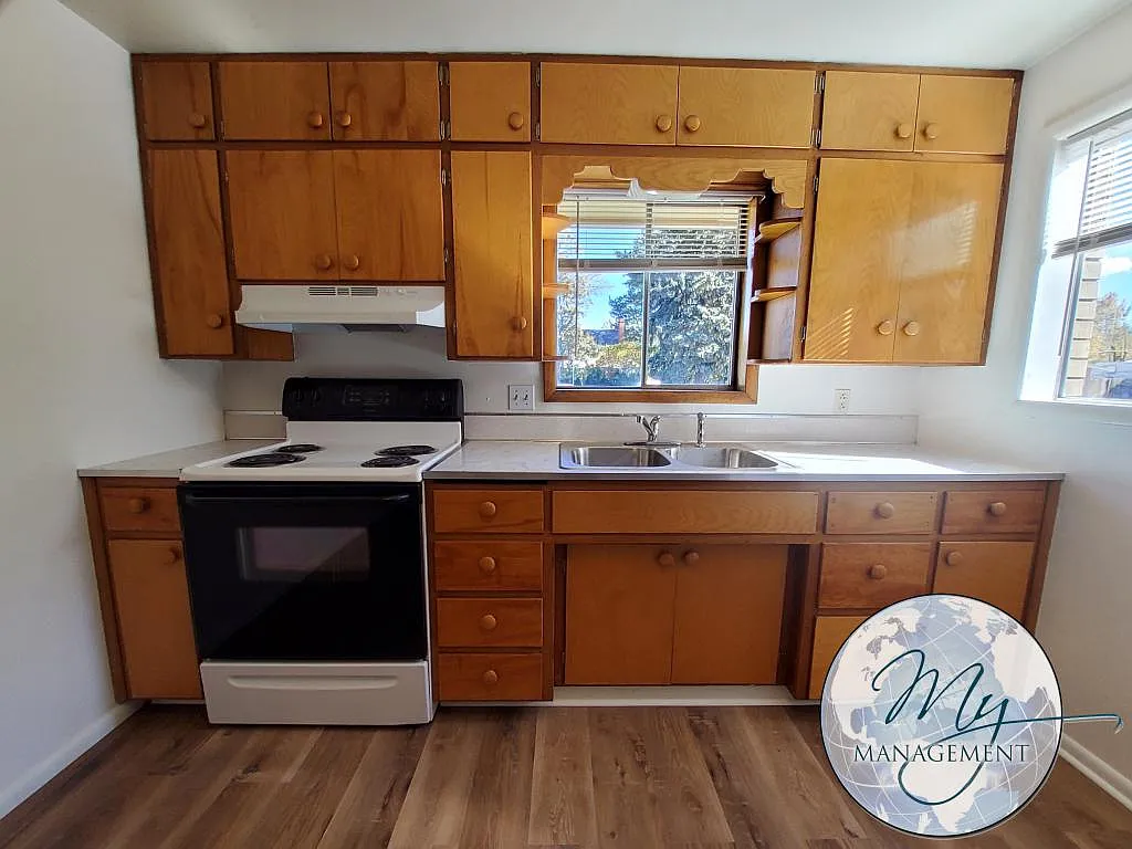 $1355 | 2-bed 1-bath Duplex w/garage | Twin Falls, ID — Photo 3