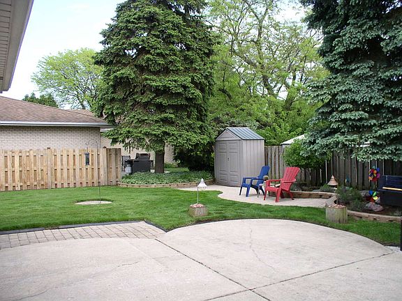 3rd image of 1821 N Aralia Dr