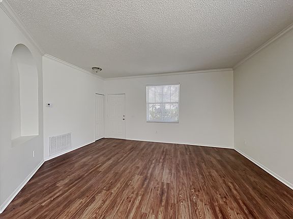 2nd image of 806 Grand Canyon Dr