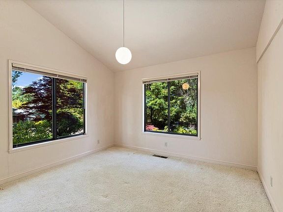 2nd image of 3920 Ridge St