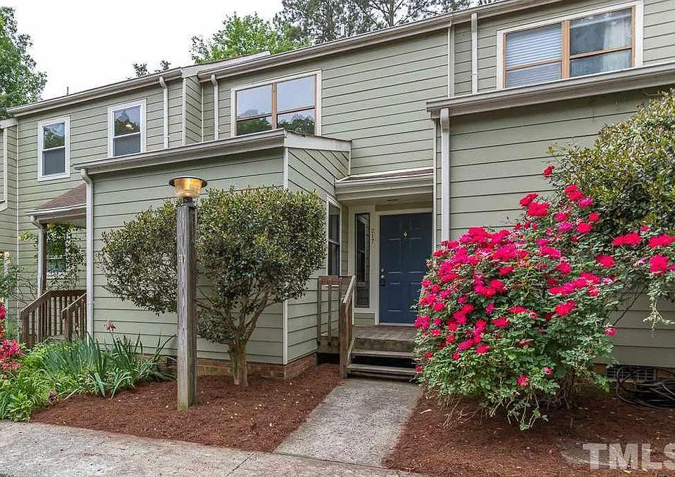217 Cedarwood Ln