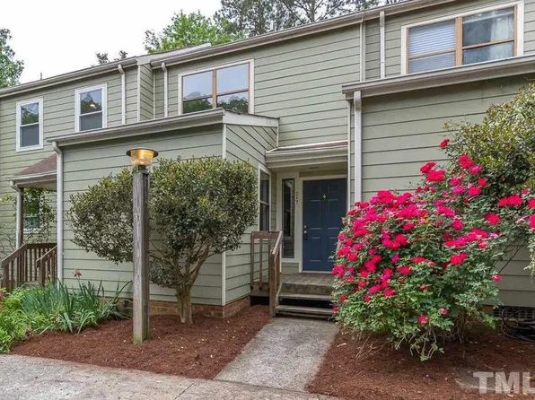 217 Cedarwood Ln, Carrboro, NC 27510