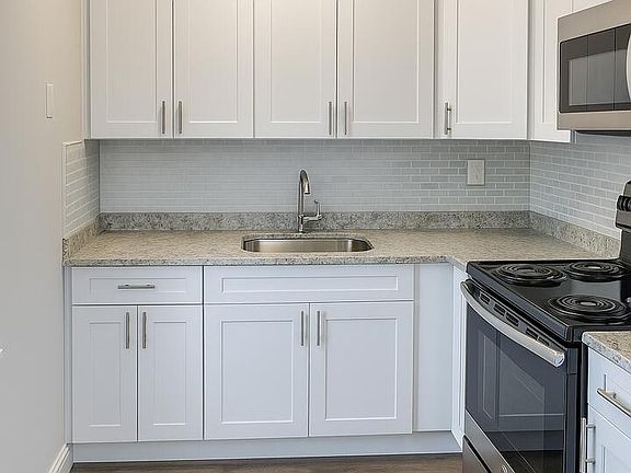 2nd image of 2708 Vandiver Dr APT 7C