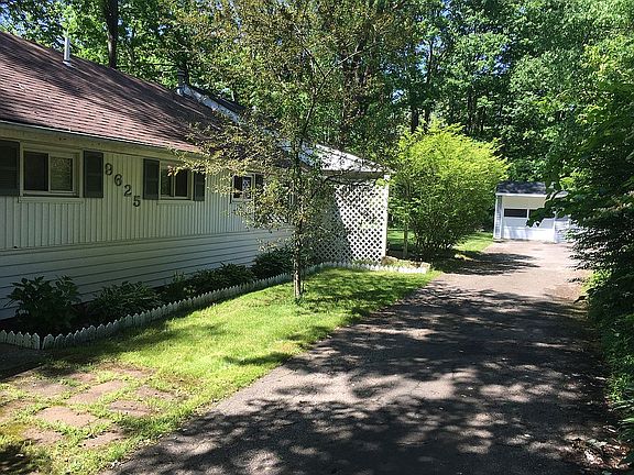 Driveway side looking north