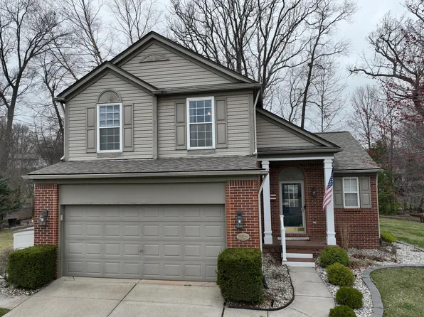 383 Waterfall Ridge Ct, Waterford, MI 48327