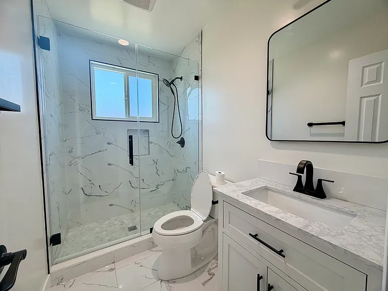 410 E Cherry Ave — Photo 2