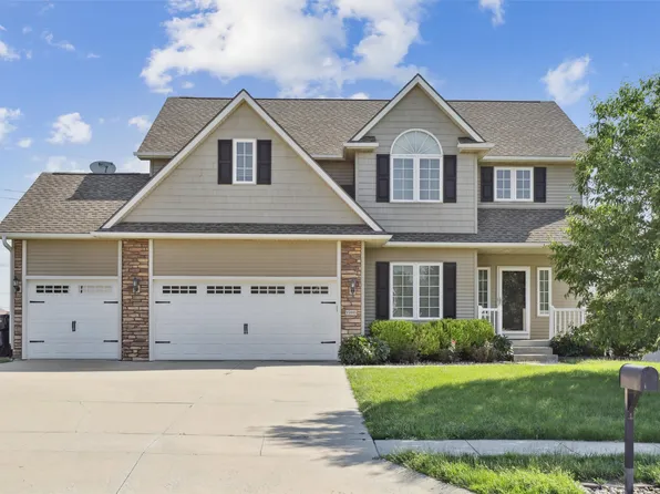 15805 Monroe Ct, Urbandale, IA 50323