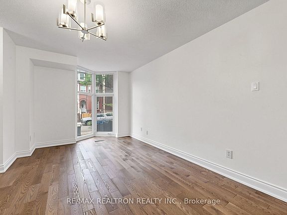 4th image of 30 McGill St