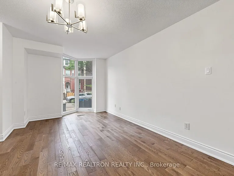 30 McGill St — Photo 4