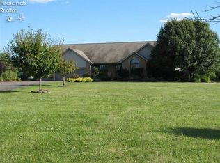 7959 State Route 101 N, Clyde, OH 43410