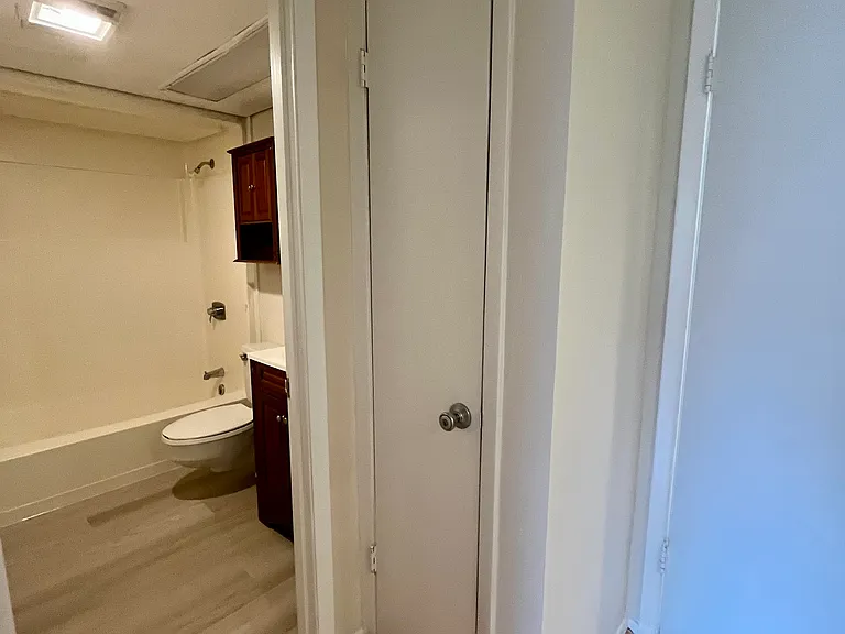1091 Seacliff Dr S #1091 — Photo 4