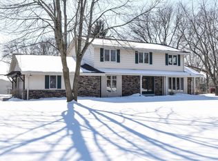 18325 Heathway Ln, Brookfield, WI 53045