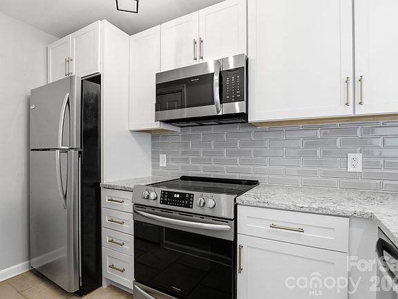 3rd image of 18009 Kings Point Dr APT R