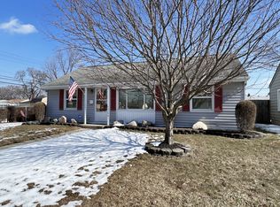 26390 Ridgemont St, Roseville, MI 48066