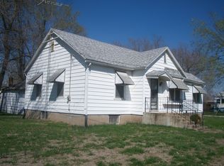 107 E Missouri Ave, Chamois, MO 65024