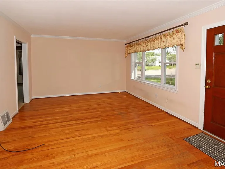 10501 Saint Michael Ln — Photo 5